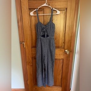 Abercrombie and Fitch linen-like jumpsuit in a size small.